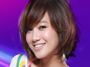 朱丹個(gè)人資料圖片，如歌女人獻(xiàn)唱《女人如歌》