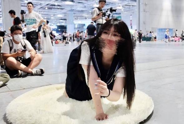 上海漫展“JK少女”本人正式發聲:“我不缺錢,我不是外圍女”
