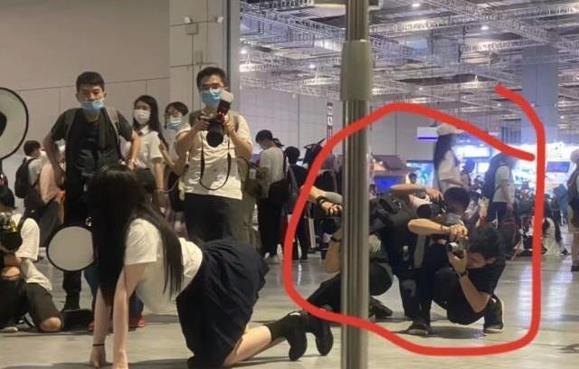 上海漫展“JK少女”本人正式發聲:“我不缺錢,我不是外圍女”