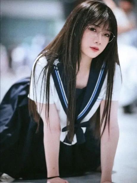 上海漫展“JK少女”本人正式發聲:“我不缺錢,我不是外圍女”