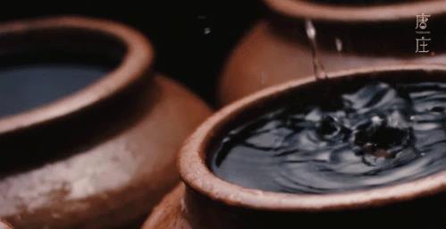 獨(dú)家揭秘!“會呼吸”的陶壇,升華唐莊酒醬香風(fēng)味