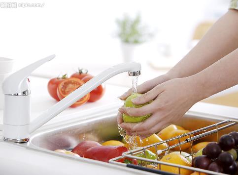 怎么洗水果才干凈？如何清洗干凈葡萄、蘋果、楊梅、桃子