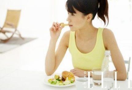 胃疼怎么辦？四種傷胃的飲食禁忌壞習慣