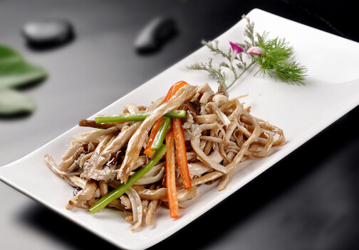 吃茶樹(shù)菇的注意事項(xiàng)-如何挑選茶樹(shù)菇