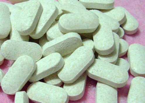 鈣片不能和什么一起吃？鈣片吃多了會怎么樣？