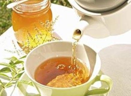 喝蜂蜜水有什么好處？蜂蜜水的作用與功效