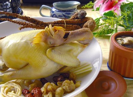 土雞比肉雞有營養(yǎng)嗎？土雞和肉雞的營養(yǎng)差別有多大