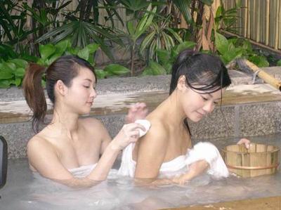 女性泡溫泉要注意什么？女人泡溫泉的注意事項，泡溫泉多長時間最適宜