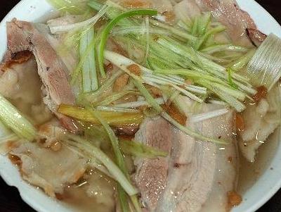 白肉罩火燒是哪兒的小吃？河北保定白肉罩火燒的吃法
