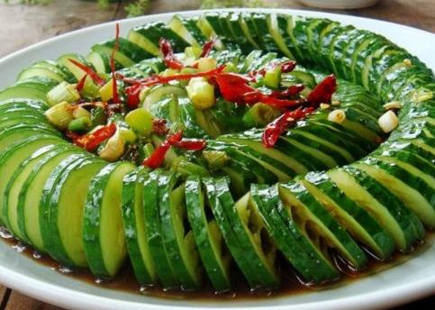 黃瓜怎么吃更有營養(yǎng)？黃瓜的營養(yǎng)搭配食譜