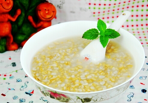 怎么煮粥才不粘鍋？燕麥黑米粥的做法