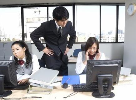職業枯竭癥來襲怎么辦？應及時充電學會傾訴