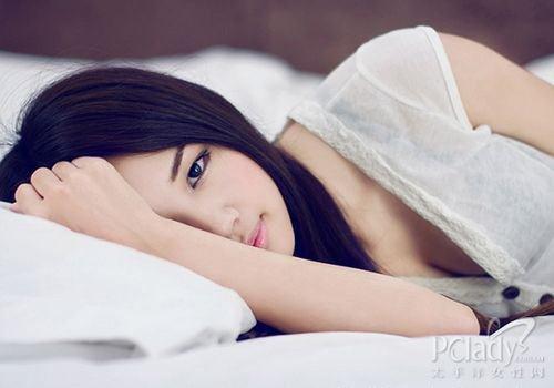 睡眠不良方式你占幾條？20個(gè)睡眠小惡習(xí)會(huì)加速女人衰老
