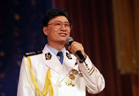 胡寶善個(gè)人資料簡歷，著名影視明星胡軍之父，愛好打羽毛球