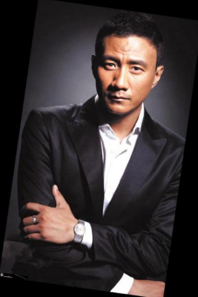 胡寶善個(gè)人資料簡歷，著名影星胡軍之父，愛好打羽毛球