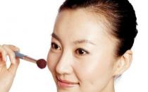 唇妝怎么補(bǔ)妝？補(bǔ)妝小技巧