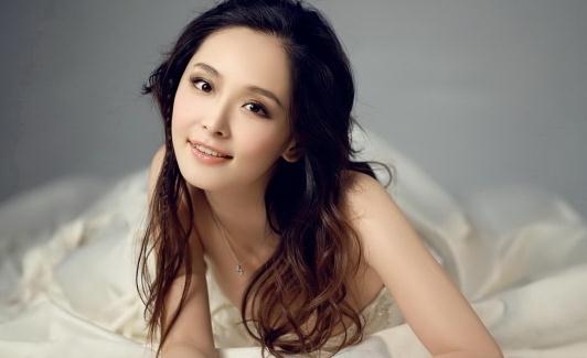 中長發怎么盤發最好看？DIY隨性蓬松卷發