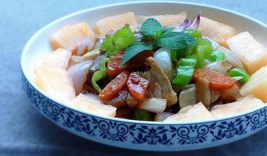 三餐間健康食物有哪些？喝點(diǎn)酸奶更健康