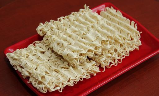 方便面口味獨(dú)特受追捧 十大危害你可知？