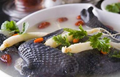 女性滋補(bǔ)又美味！三款烏雞湯學(xué)起來
