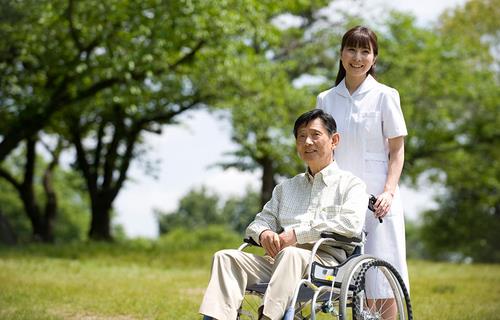 老年人戶(hù)外曬太陽(yáng)避免兩大誤區(qū)