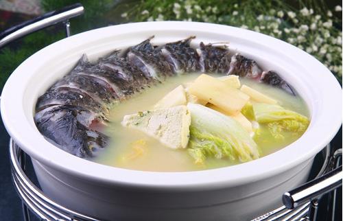 上班族養(yǎng)顏護(hù)膚 推薦八款營養(yǎng)養(yǎng)生湯