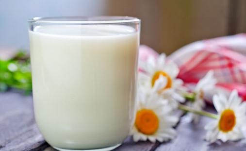 你對(duì)牛奶不耐受嗎？如何解決乳糖不耐受