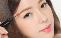 教美眉畫(huà)出不一樣的眉毛