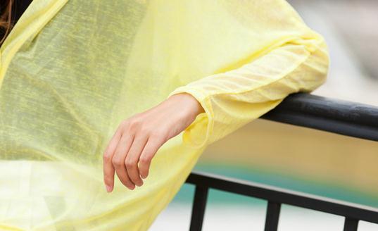 夏季紫外線強(qiáng)大我們應(yīng)該購(gòu)買防曬衣嗎？
