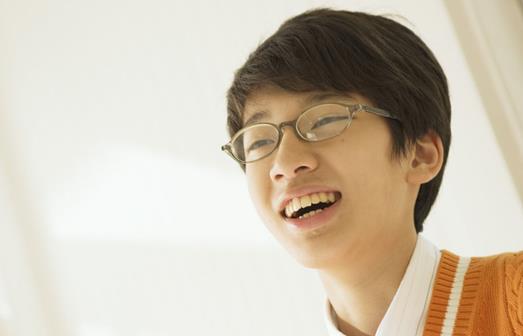 用眼疲勞怎么辦？健康食物幫你防治近視