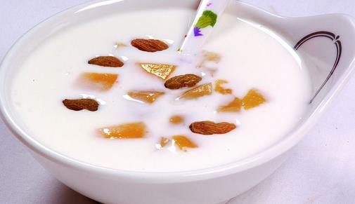 上班族零食應(yīng)吃的健康 餐后喝酸奶潤(rùn)腸又減肥