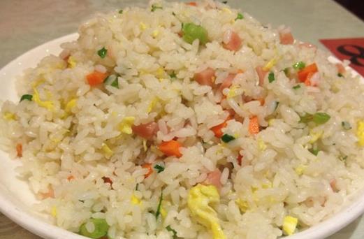 教你自制簡(jiǎn)單美味的炒飯
