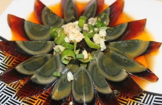 皮蛋怎么切不粘刀？怎么辨別松花蛋？
