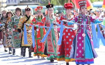 【蒙古族】蒙古族簡介_蒙古族傳統(tǒng)節(jié)日_蒙古族風(fēng)俗習(xí)慣_蒙古族服飾