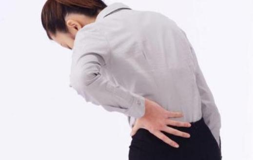 女人經(jīng)常腰痛是啥原因？