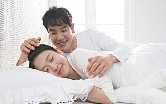 夫妻之間怎樣睡覺最健康？