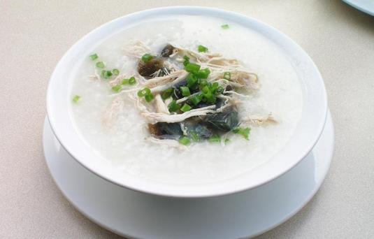 做一鍋軟糯美味的皮蛋瘦肉粥吧！