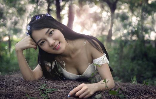青春期少女什么時候開始戴文胸？