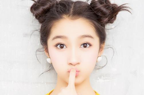 關(guān)曉彤個(gè)人資料簡介 關(guān)曉彤照片 關(guān)曉彤演過的電視劇