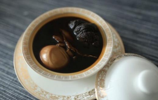 女人經(jīng)期不適的調(diào)節(jié)方法 女人經(jīng)期補(bǔ)血食物推薦
