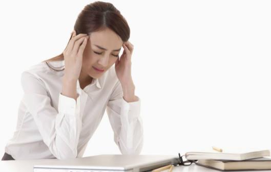 上班族趴著睡覺手麻 睡覺時空調也別調得太低