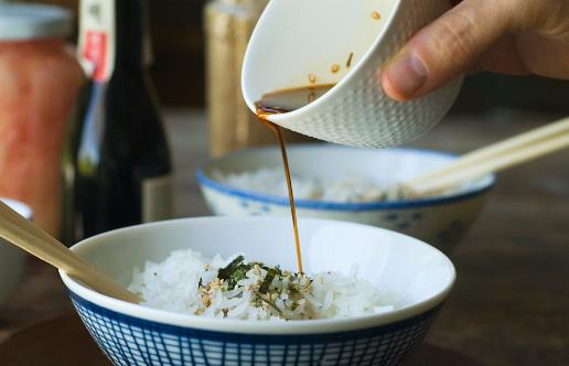 傳統調味品醬油的種類 醬油最營養的吃法