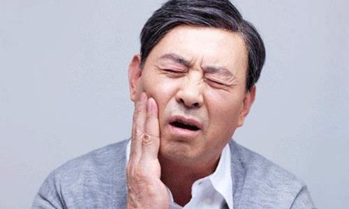 口腔潰瘍反復 快速解決口腔潰瘍的辦法