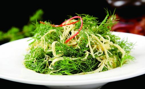 茴香價格便宜，營養并不少，可是營養師提醒，用茴香做餡