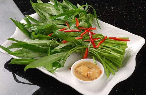 空心菜用油炒過后顏色發黑，這是“有毒物質”嗎？營養師
