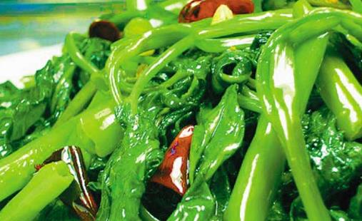 空心菜用油炒過后顏色發黑，這是“有毒物質”嗎？營養師