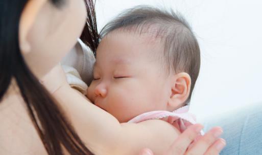 堅持母乳喂養也要走過重重難關 母乳喂養的10個誤區
