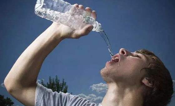 更加安全健康喝水妙招 走出飲水四個誤區(qū)