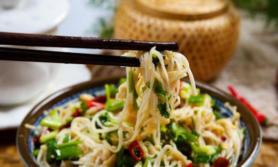 金針菇被稱為“智力菇”，為什么胃消化不了金針菇？1種人少吃