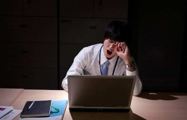 長期上夜班，算是熬夜嗎？聽聽醫生說熬夜的正確說法